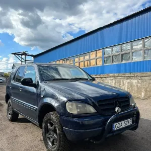 Mercedes ML 163( Мерседс Мл) 2003 рік 2,3 Г/б Механіка Повний привід Гарний Джип