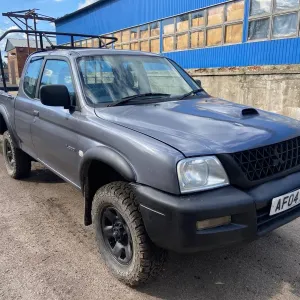 Mitsubishi L200( Містубісі Л200) 2,5 Дизель  Механіка 2003 рік Повний привід 4Х4 Гарний Пікап