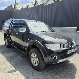 Mitsubishi L200 2013 рік в Україні