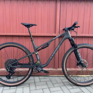 Canyon Lux World Cup CFR X0 AXS