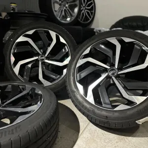 Колеса Диски Резина R21 5 112 Audi Без Пробігу
