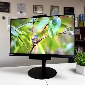 16GB / 256GB SSD/ Lenovo ThinkCentre M75q G2 / Ryzen 3 4300GE / 24" Full HD