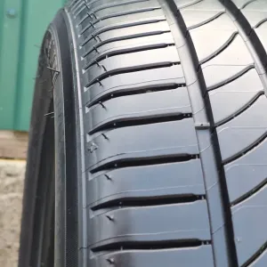 Літній MICHELIN  215 50 R17