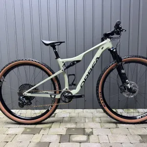 Карбоновий Велосипед Orbea Oiz AXS. Вилка Fox