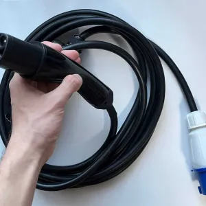 Зарядка  Type 1 J1772, Type 2 NACS, Tesla, GBT, 7 кВт / 3.5 кВт, 32А / 16А, Wi-Fi