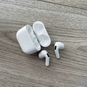 Навушники AirPods 4 (MXP63)