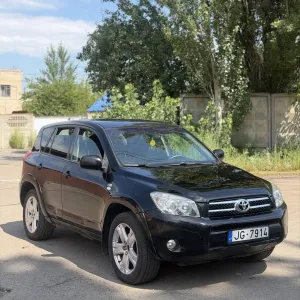 Toyota RAV4 2.2дизель полный привод