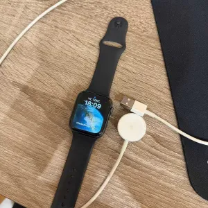 Apple Watch Series 4 44 mm Space Gray Оригінал із "ЯБКО" магазин