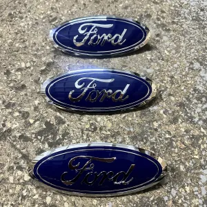 Ємблема, логотип в решітку радіатора Ford edge 2015, 2019, 2021