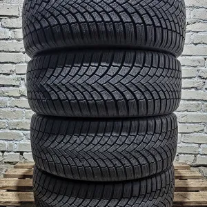 Зимові 205/55r17 Bridgestone | 2022 | 7.5mm | Spain | Преміум шини | Комплект / 4шт | Ідеальний стан, без пошкоджень, без ремонтів, без дефектів
