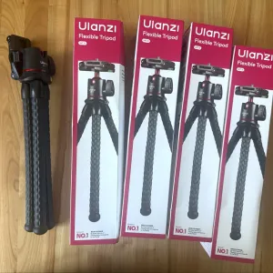 Гнучкий штатив Ulanzi MT-11 з кріпленням для смартфона та додатковою різьбою 1/4