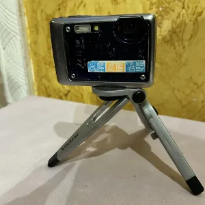 Вінтажна водонепроникна камера Olympus µ 770 SW + міні-штатив (Y2K / Retro)