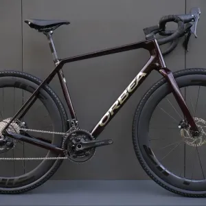 Гравійний велосипед Orbea Terra + Carbon GRX 820 (2026)