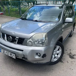 Nissan X-trail.