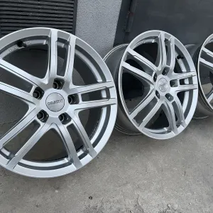 Диски Dezent R17 5/114,3 Hyundai Kia Nissan Renault Mazda Mitsubishi Honda Toyota