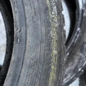 235/50/20-255/45/20 Nokian Hakkapeliitta R 3