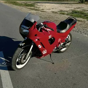Мотоцикл 600 кубів (сузукі катана 600)
