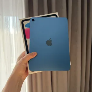Продам iPad 11, 128 GB, версія Wi-Fi.