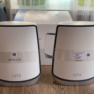 NETGEAR Orbi RBK852 високопродуктивна тридіапазонна Wi-Fi 6 Mesh система. Швидкості Wi-Fi 6000 Мбит/с