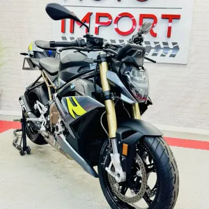 Мотоцикл BMW S1000R тільки з Японії