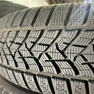 Шини б/у зимові 215/65 16 Dunlop Winter Sport 5