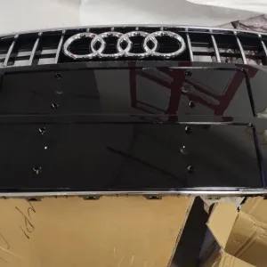 Накладка часть решетки под номерой знак AUDI Q7 2005-15 европа и США