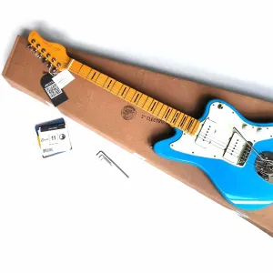 Вітринний Sire Larry Carlton J5 Jazzmaster '2025 Lake Placid Blue
