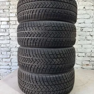 Практично нові зимові шини Vredestein 245/45 R19