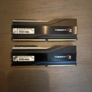 Оперативна пам'ять G.SKILL Trident Z5 RGB 32GB (2x16GB) DDR5 6800MHz CL34 XMP 3.0