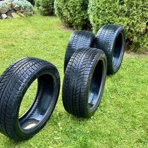 Різно широка зимова резина 255/40 R 18 225/45 R 18