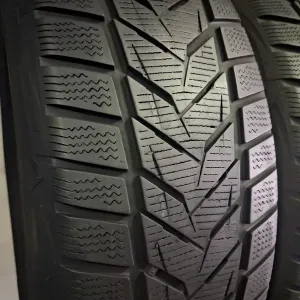 Vredestein  215 60 r17 Зима.