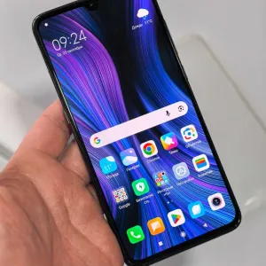 Xiaomi Mi 9 8/256GB в идеале