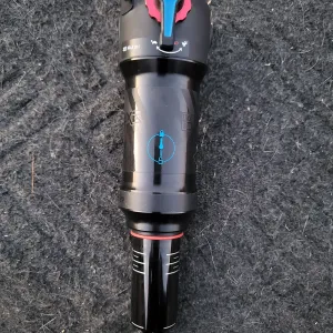Rock Shox Deluxe Select + Debon Air Задний амортизатор