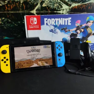 Nintendo switch v2 128 gb Fortnite edition