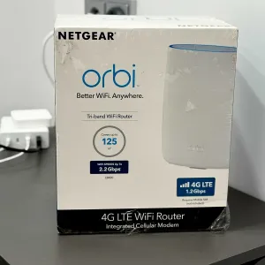 Роутер-модем Netgear Orbi LBR20 4G LTE швидкість до 1.2 Гбіт/с.