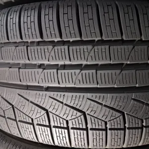 275/35 R20 Pirelli Sottozero 2 RSC шини б/у зима Комплект , ПАРА