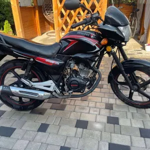 Продам мотоцикл спарк 200 р25