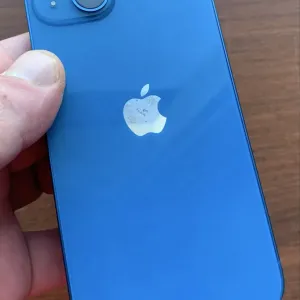 iPhone 13 blue icloud