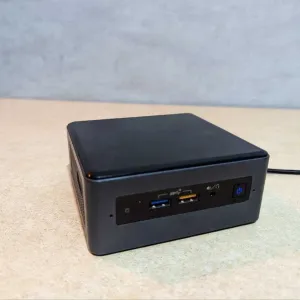 Міні-пк на i3-7100U Intel Nuc7 i3 (boxNUC7i3BHN)
