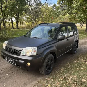 Nissan X-Trail.