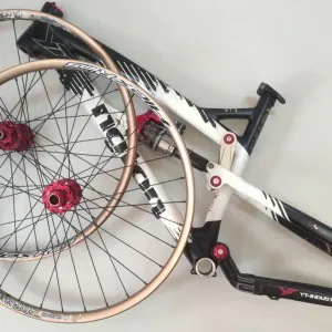 Рама YT Noton 26" 170мм 43см + Аморт MARZOCCHI Roco + Вілсет AlexRims; двухподвес двопідвіс