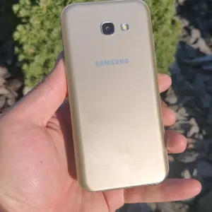 Samsung Galaxy A5 32GB Gold — майже ідеальний стан