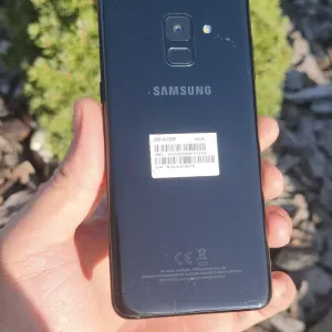Samsung Galaxy A8 2018 4/32 ГБ — чорний