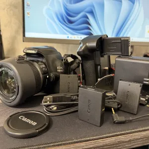 Canon EOS 1100D • Фотоаппарат • EF-S 18-55mm IS • 3 аккумулятора • Батарейный блок • Идеал