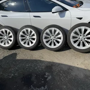 Диски Tesla S 5 120 r 19 з резиною 245 45 19 Good Year 24 р