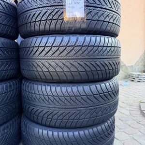 Шини зимові 245/45 R18 (100V) Good Year Ultra Grip 8 Performance RFT
