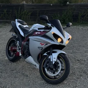 Yamaha R1 2010 Cross Planei4
