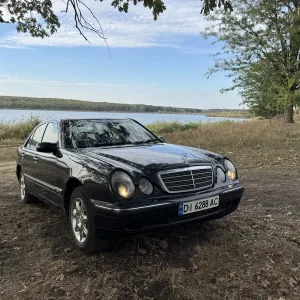 Продам Mercedes-Benz E 320 4 matic
