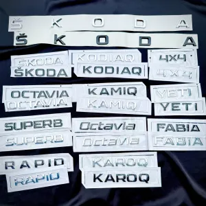 Шильдик на багажник Шкода напис на кришку багажника Skoda логотип