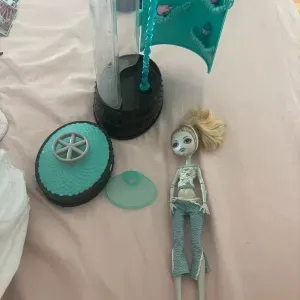 Monster high lagoona blue з гідростанцією
